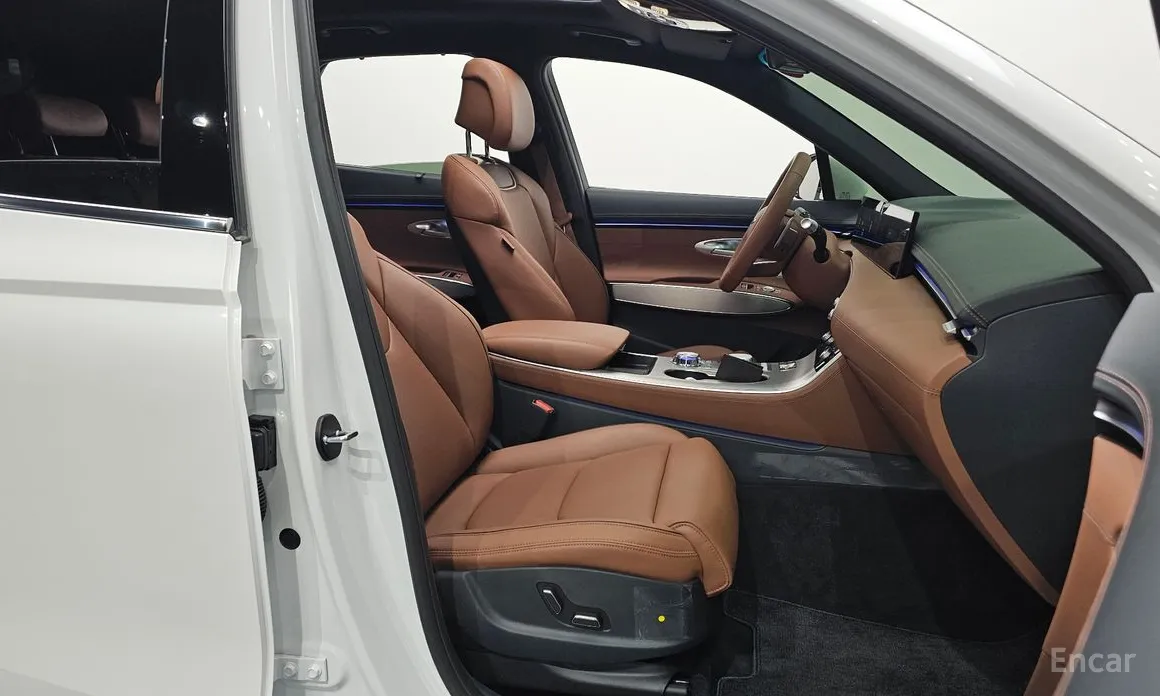 Фото 10 - Genesis GV70