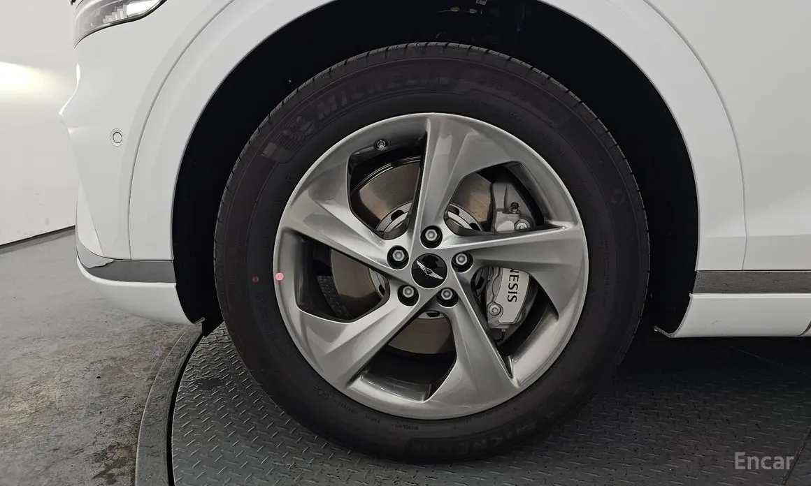 Фото 5 - Genesis GV70