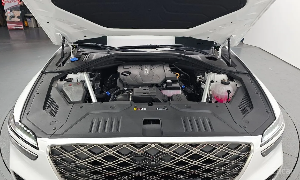 Фото 6 - Genesis GV70