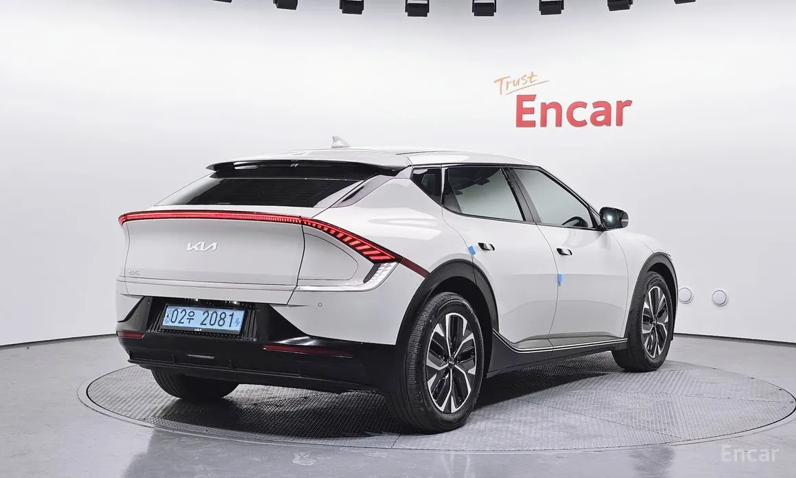 Фото 2 - Kia EV6