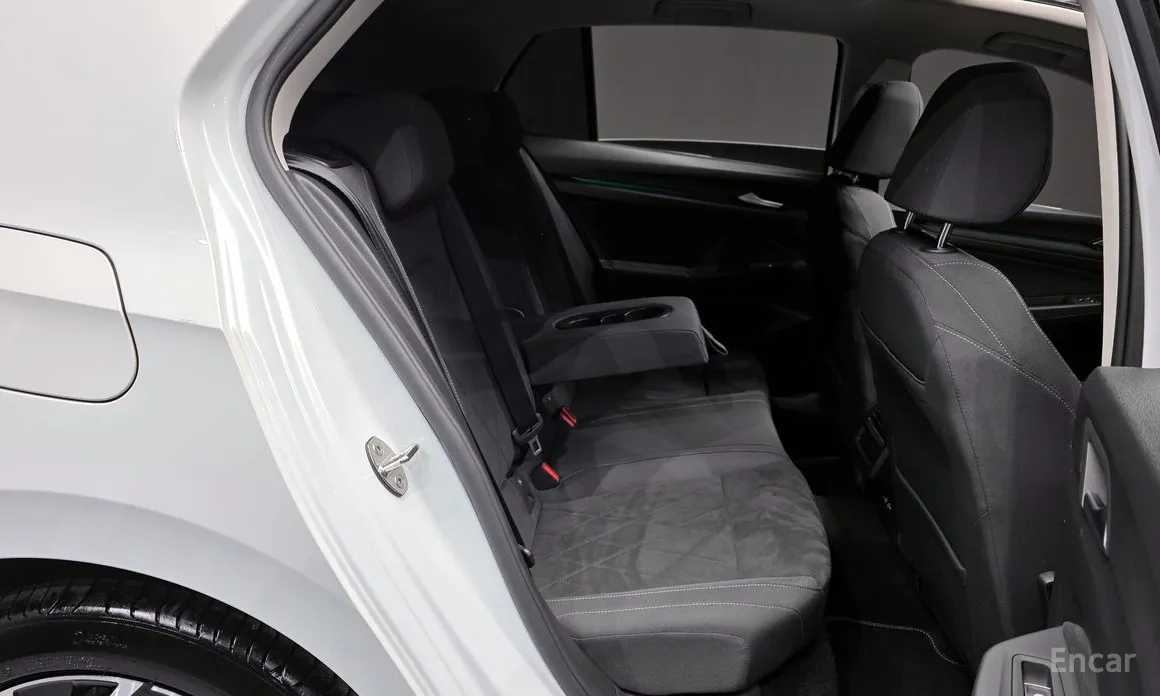 Фото 12 - Volkswagen Golf