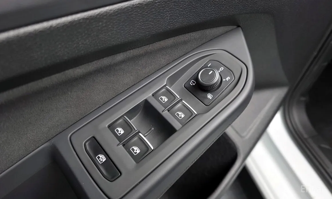 Фото 14 - Volkswagen Golf