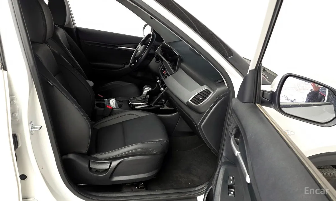 Фото 10 - Kia Seltos