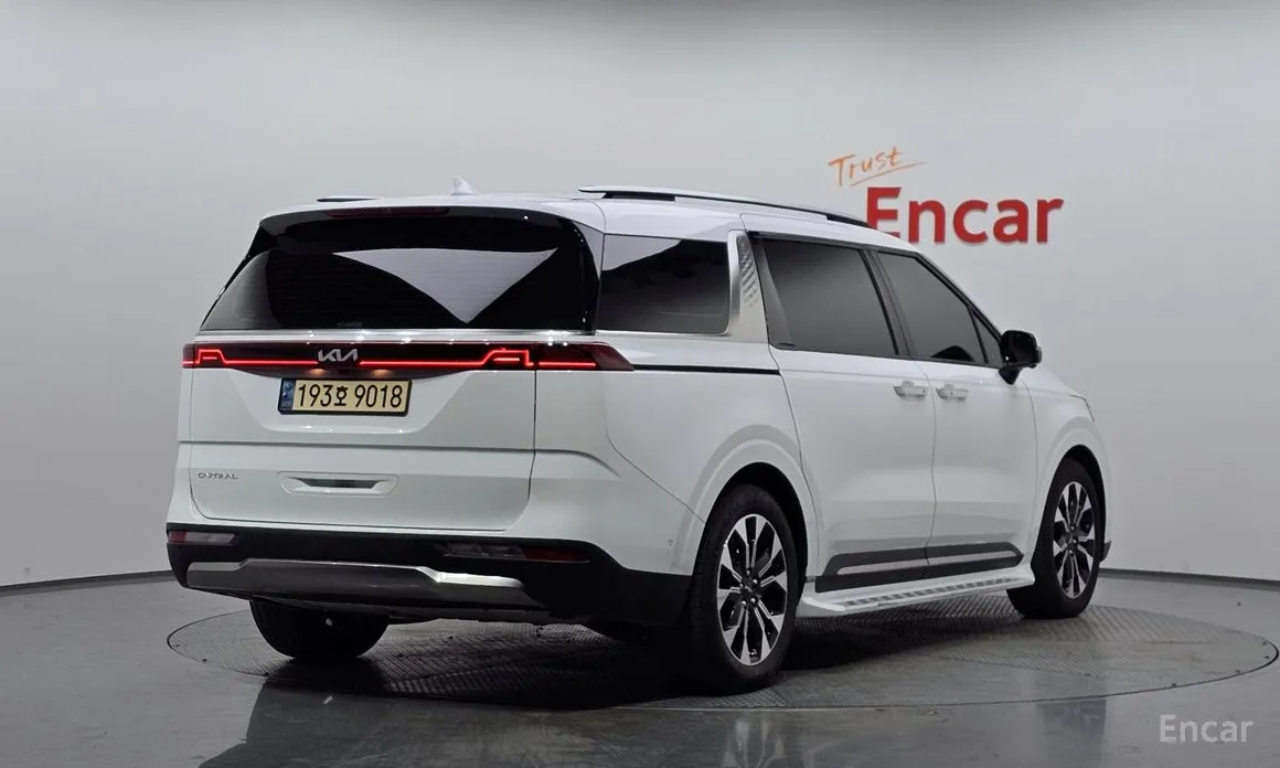 Фото 2 - Kia Carnival