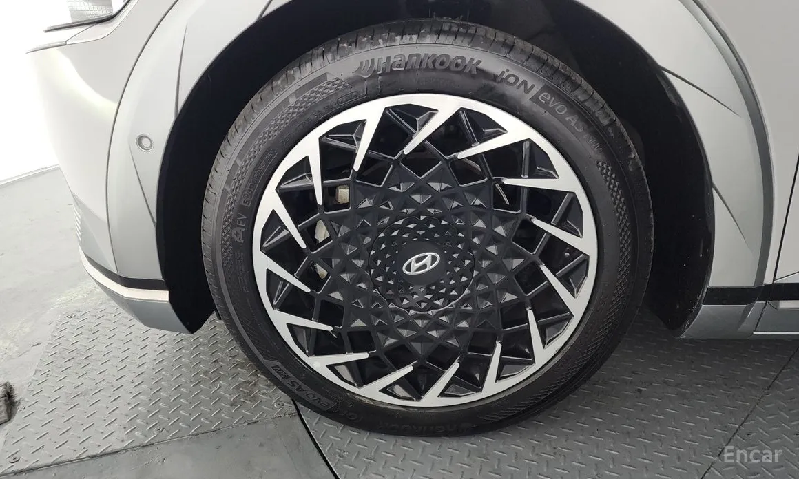 Photo 5 - Hyundai Ioniq 5