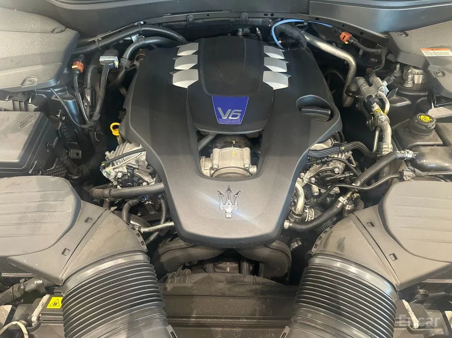 Фото 6 - Maserati Levante