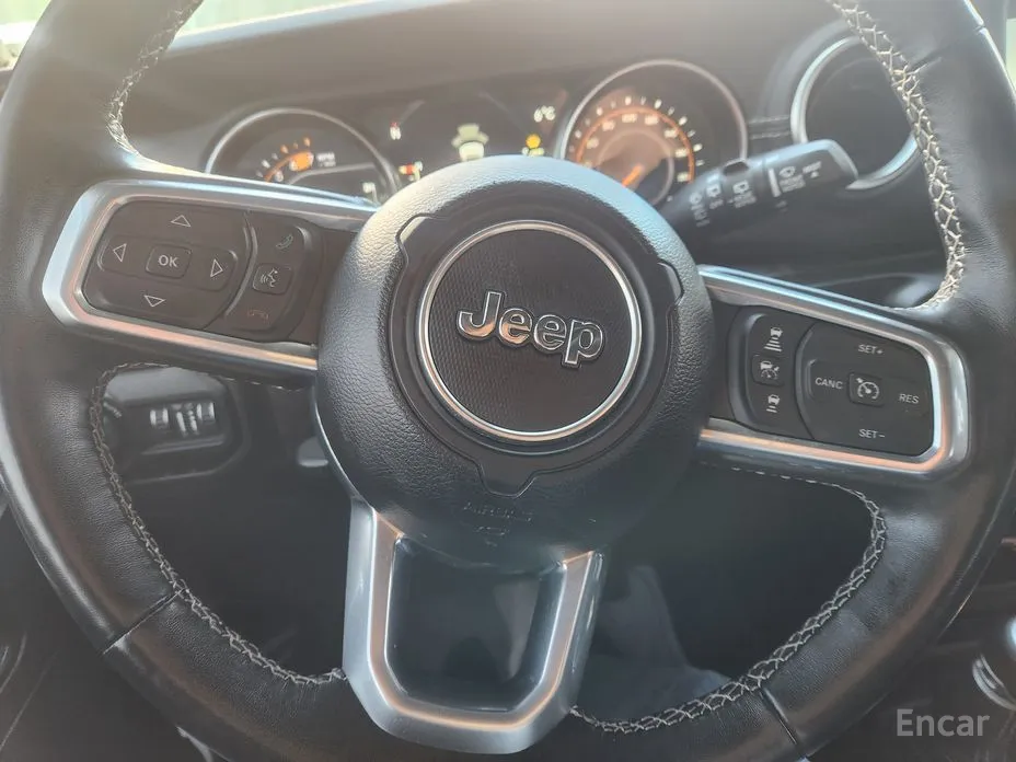 Фото 11 - Jeep Wrangler