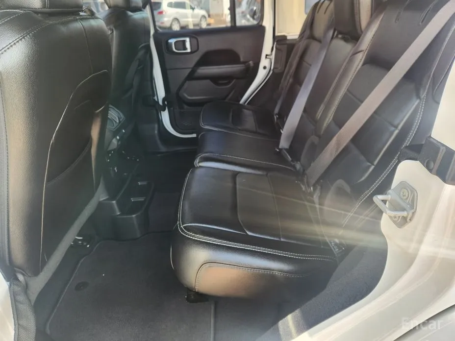 Фото 14 - Jeep Wrangler