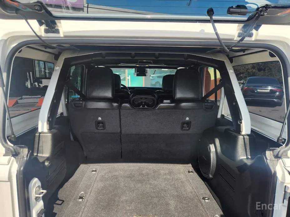 Фото 16 - Jeep Wrangler