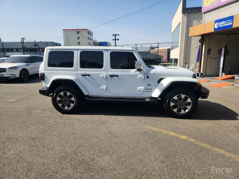 Фото 3 - Jeep Wrangler
