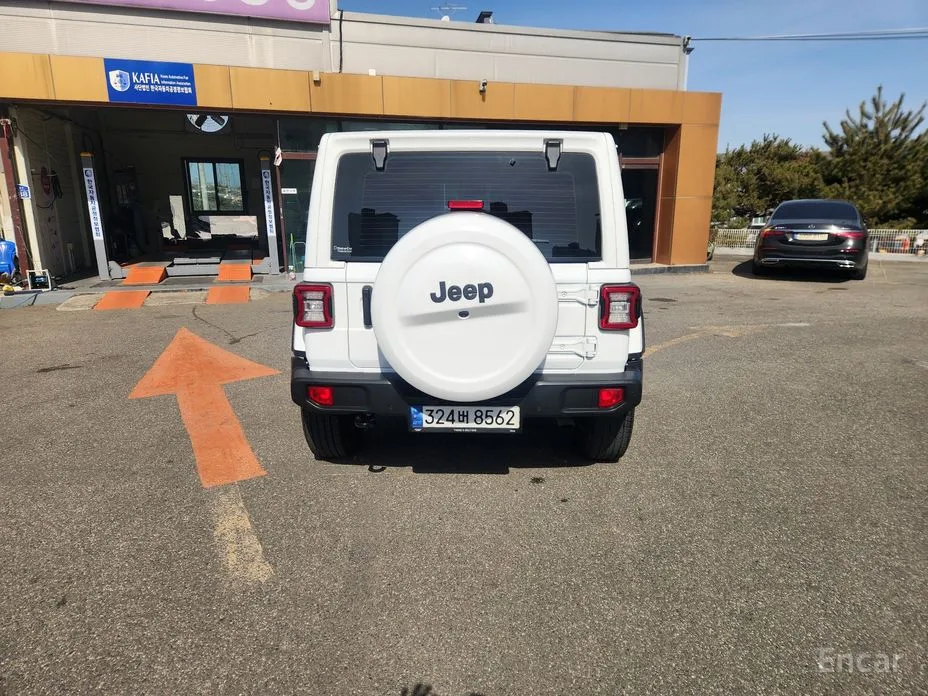 Фото 7 - Jeep Wrangler