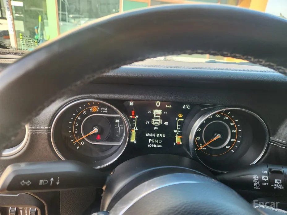 Фото 8 - Jeep Wrangler