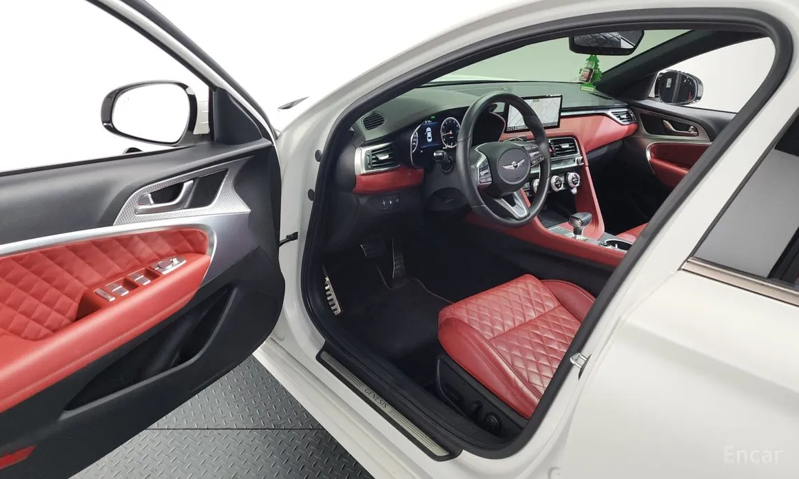 Фото 10 - Genesis G70