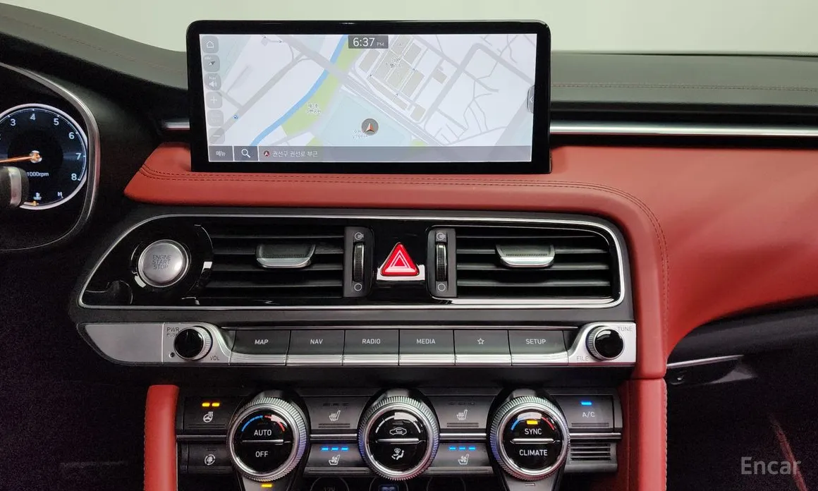 Фото 14 - Genesis G70