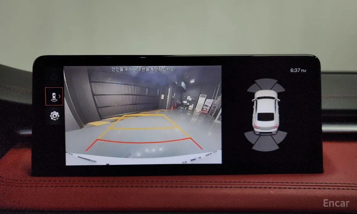 Фото 15 - Genesis G70