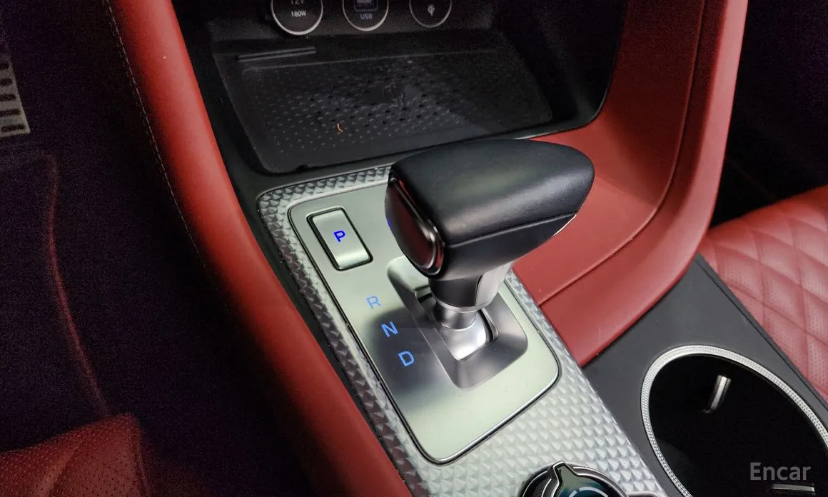 Фото 9 - Genesis G70