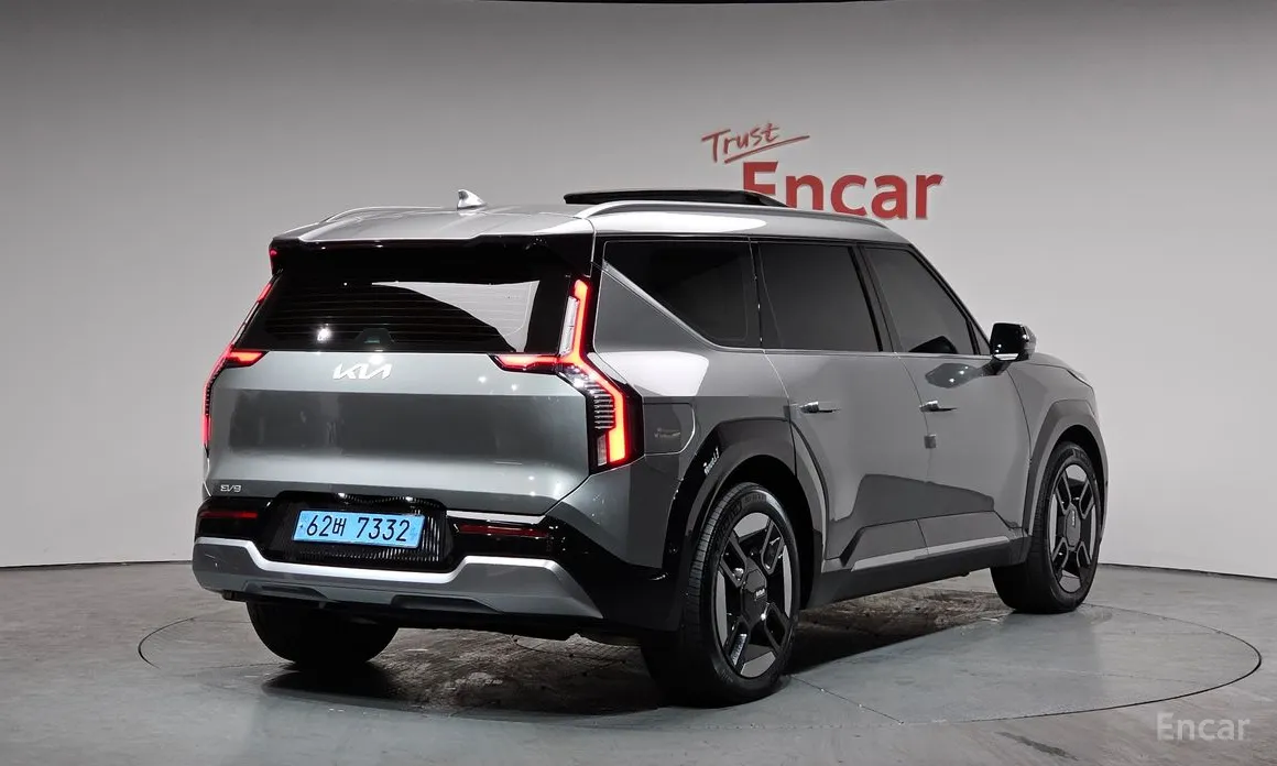 Фото 2 - Kia EV9