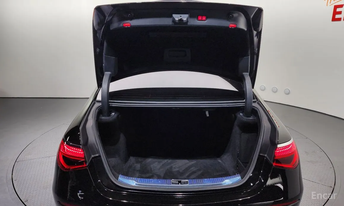 Фото 20 - Mercedes-Benz S-Class