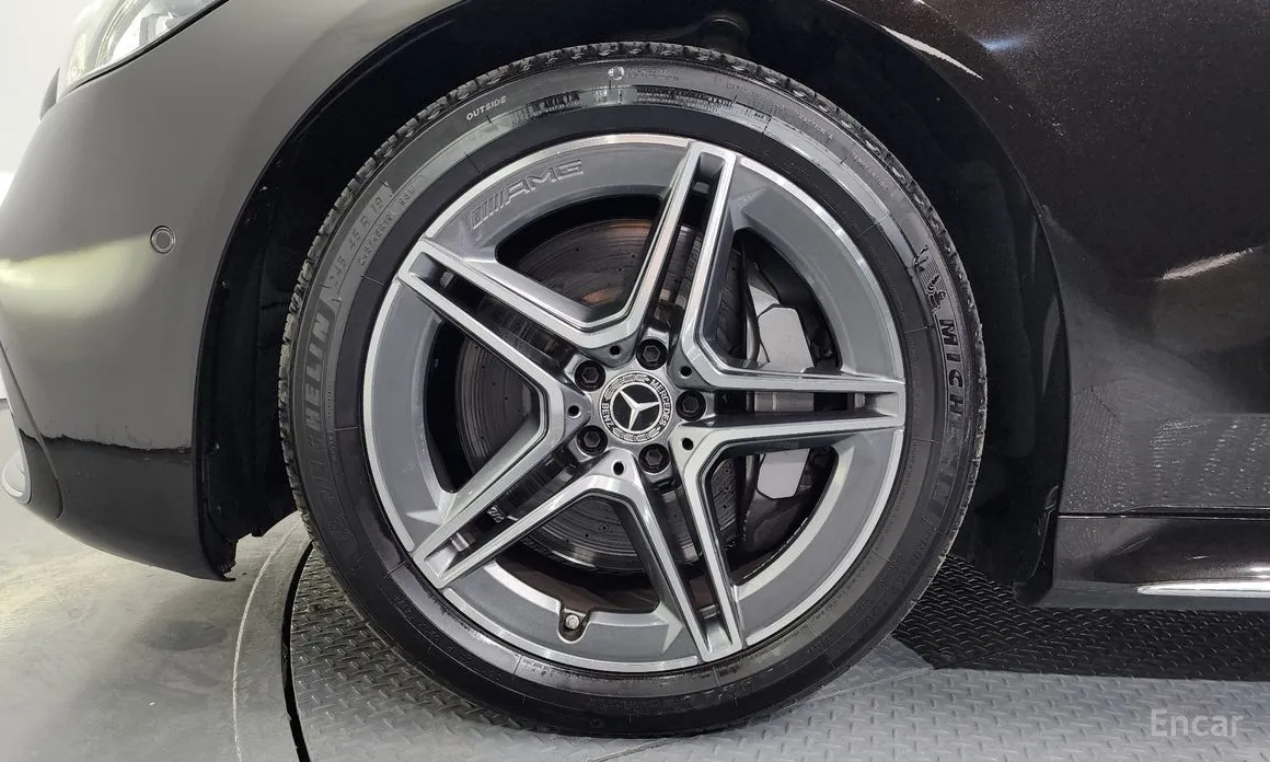 Фото 5 - Mercedes-Benz S-Class