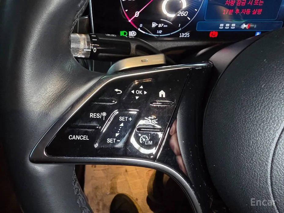 Фото 13 - Mercedes-Benz E-Class