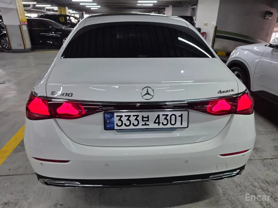 Фото 20 - Mercedes-Benz E-Class