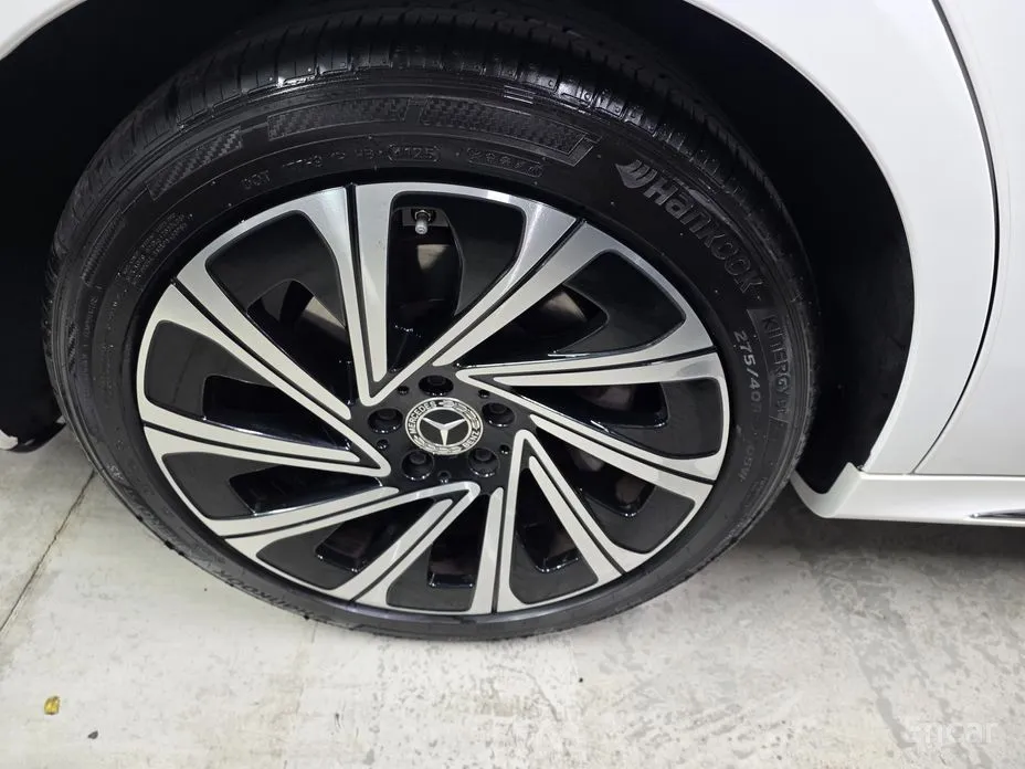 Фото 4 - Mercedes-Benz E-Class