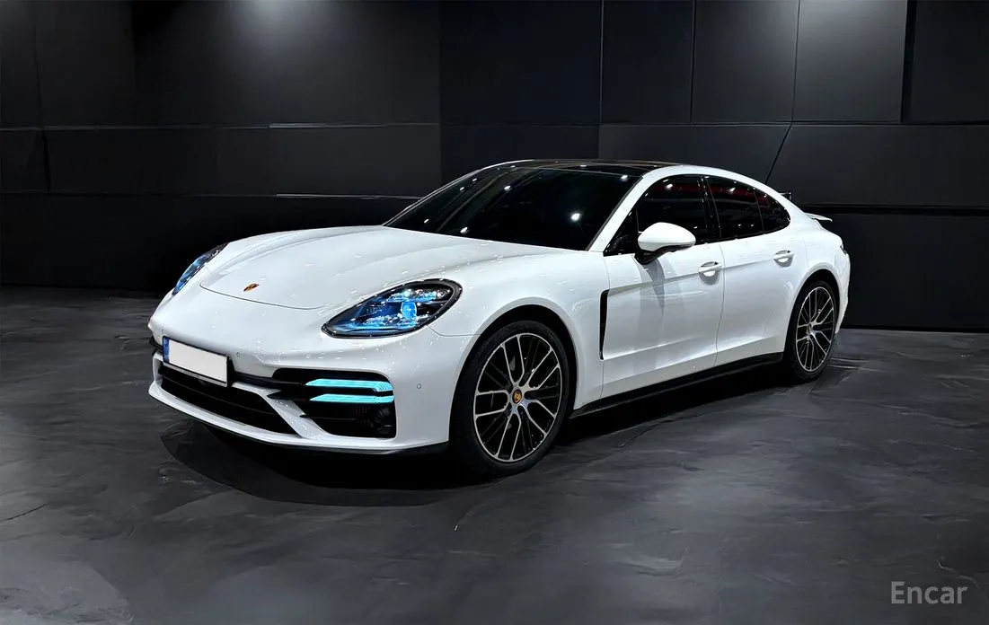 Фото 1 - Porsche Panamera