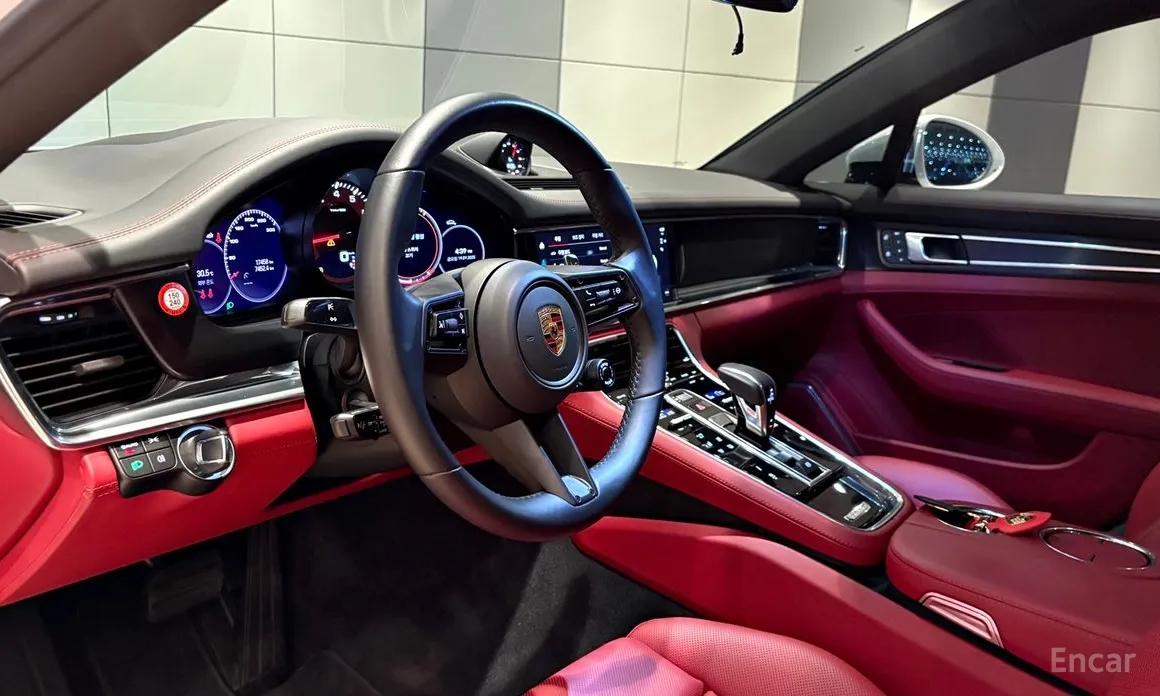 Фото 10 - Porsche Panamera