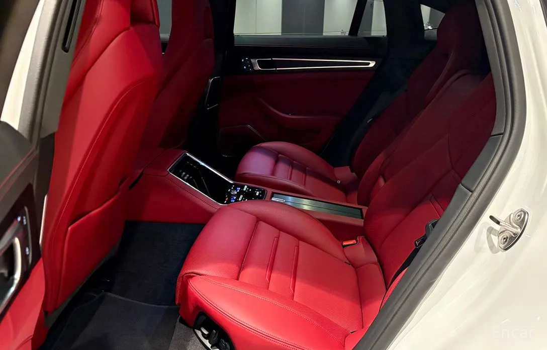 Фото 12 - Porsche Panamera