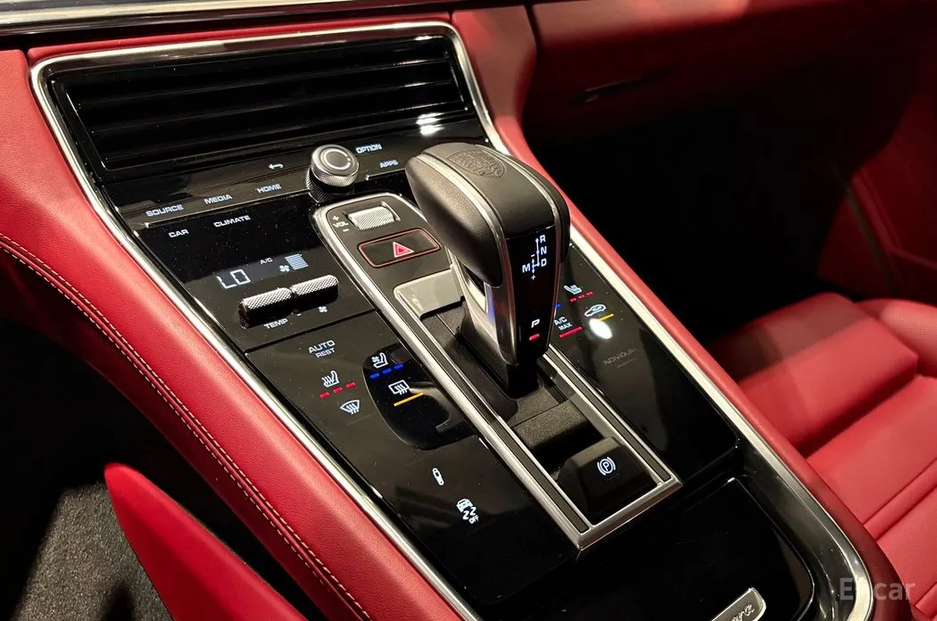 Фото 17 - Porsche Panamera