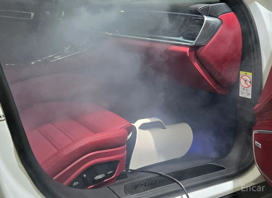 Фото 3 - Porsche Panamera