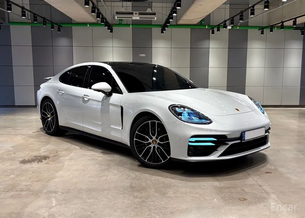 Фото 4 - Porsche Panamera