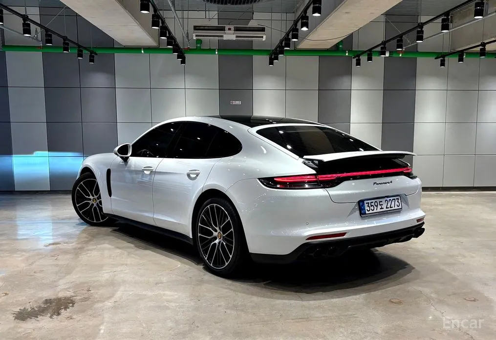 Фото 6 - Porsche Panamera