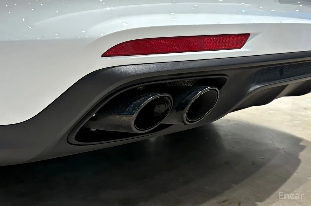 Фото 7 - Porsche Panamera