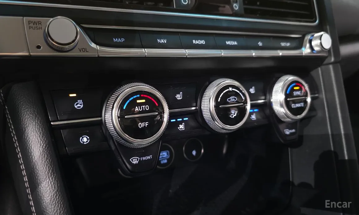 Photo 16 - Genesis G70