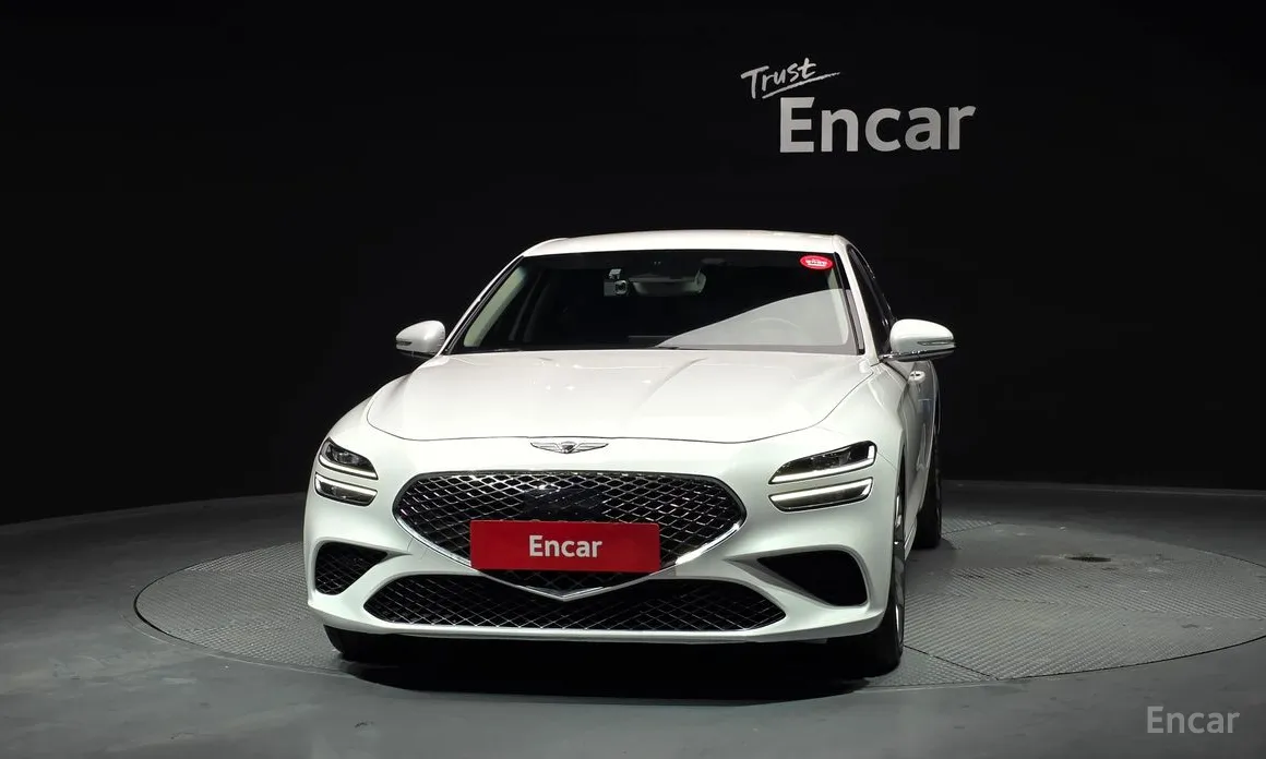 Photo 3 - Genesis G70