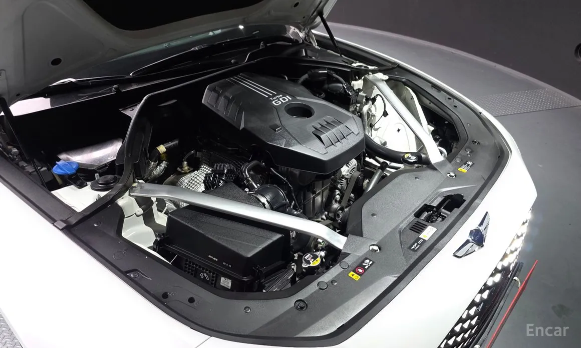 Photo 6 - Genesis G70
