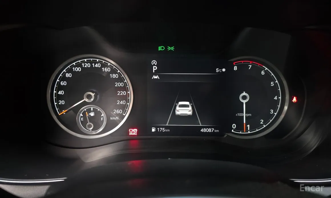 Photo 8 - Genesis G70