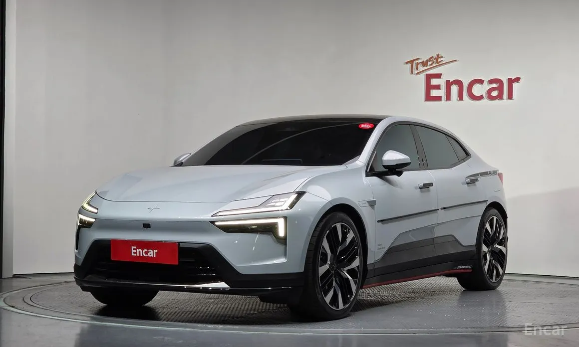 Фото 1 - Polestar 4