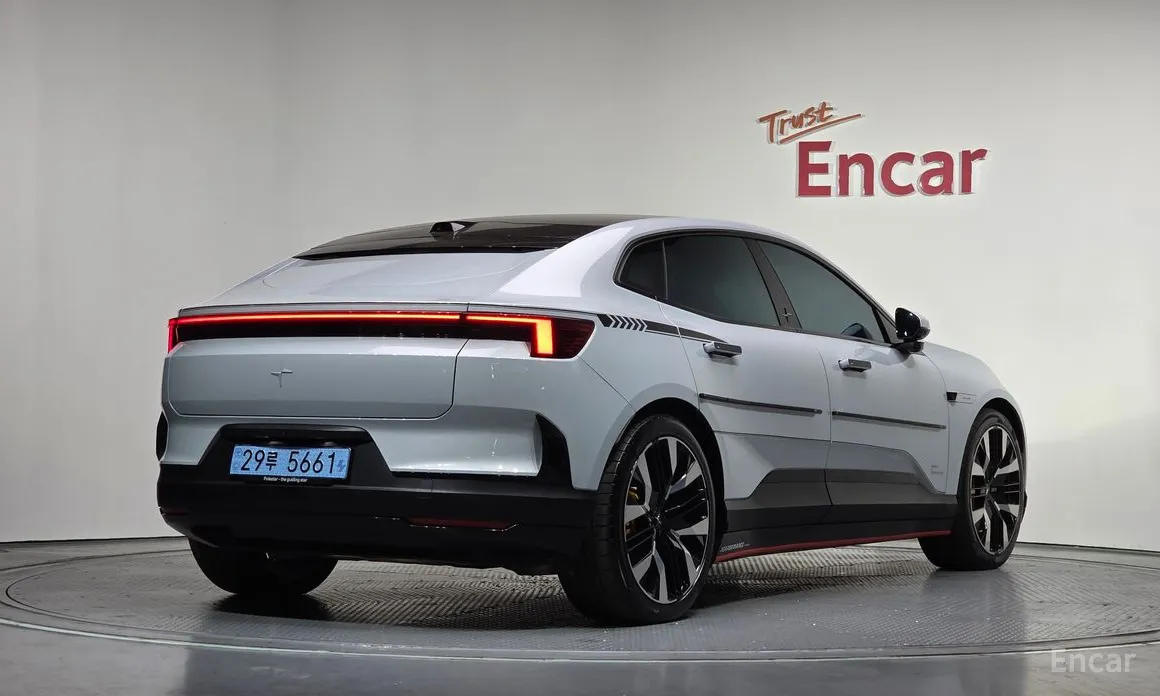 Фото 2 - Polestar 4