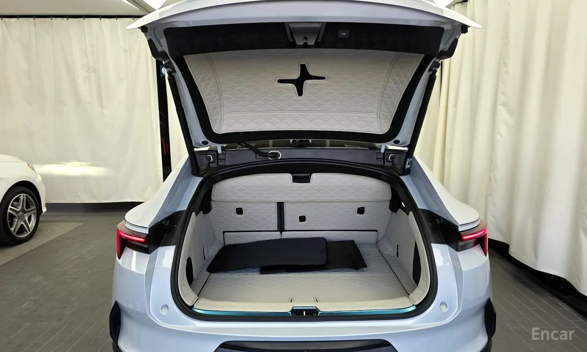 Фото 20 - Polestar 4