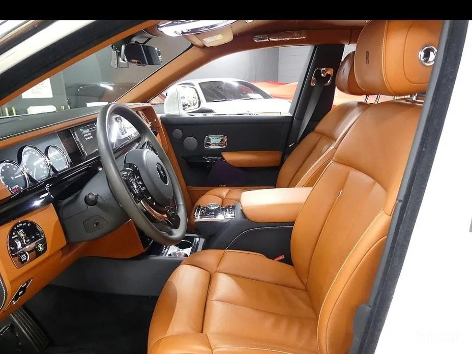 Фото 10 - Rolls-Royce Phantom