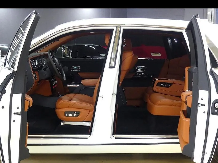 Фото 18 - Rolls-Royce Phantom