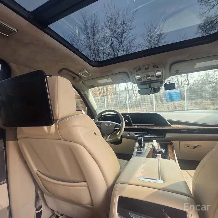 Фото 10 - Cadillac Escalade