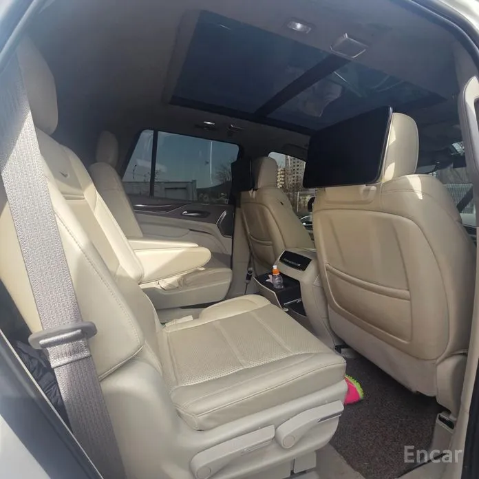 Фото 11 - Cadillac Escalade