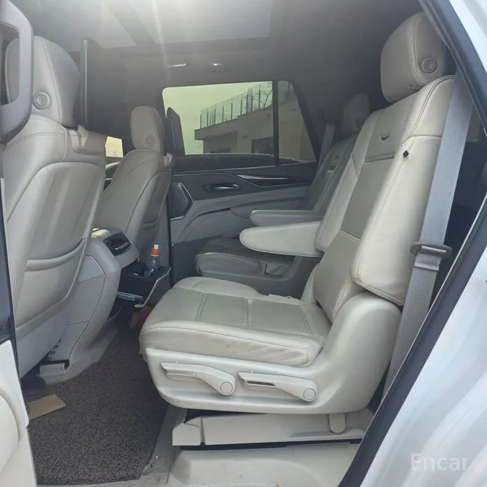 Фото 15 - Cadillac Escalade