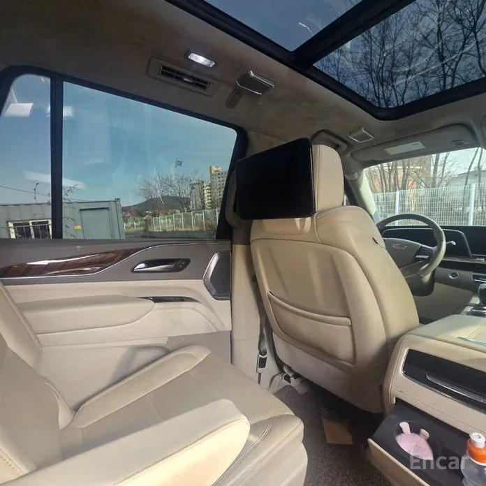 Фото 8 - Cadillac Escalade