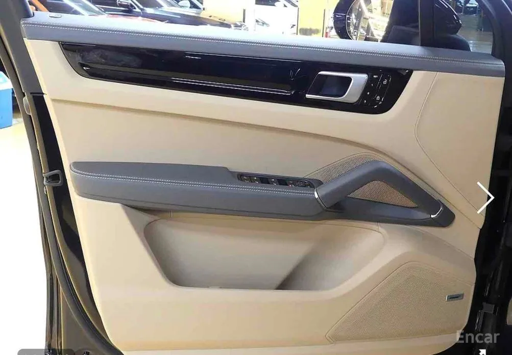 Фото 10 - Porsche Cayenne