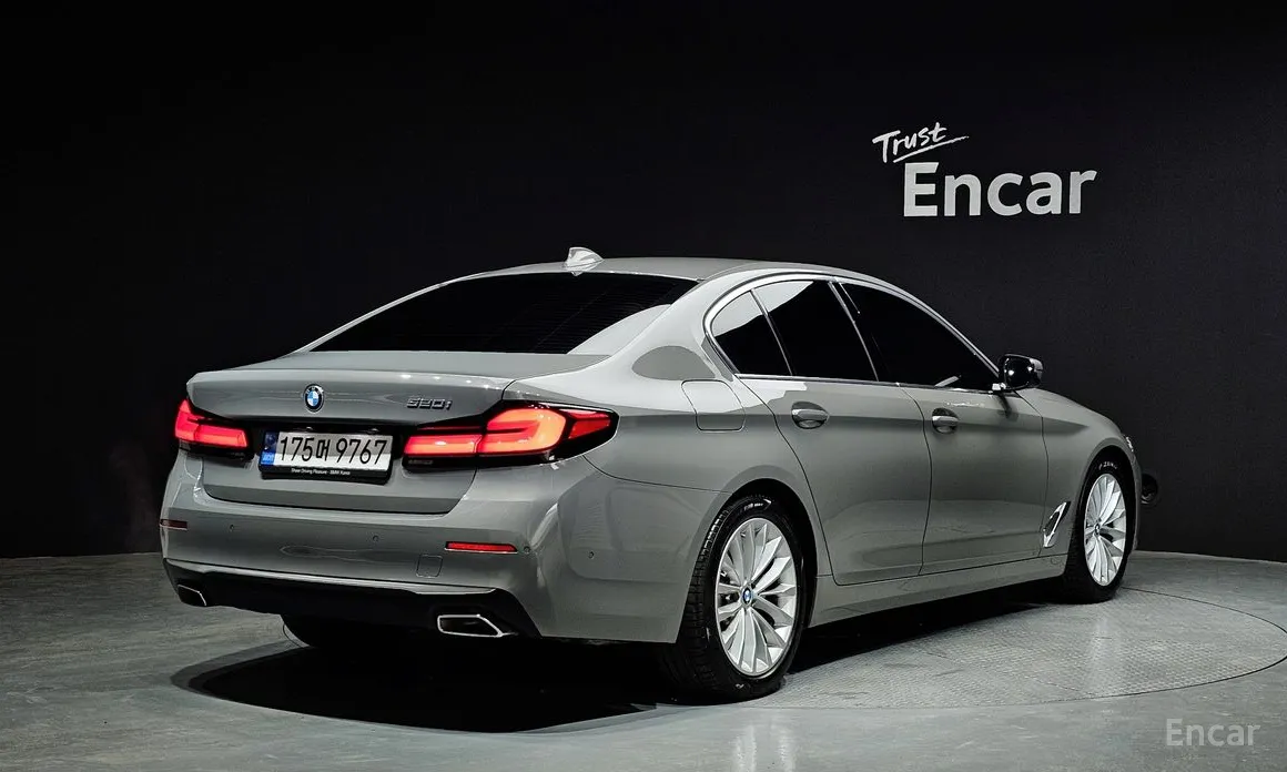 Фото 2 - BMW 5 Series