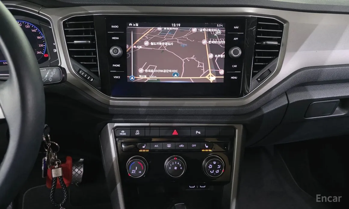 Фото 14 - Volkswagen T-Roc